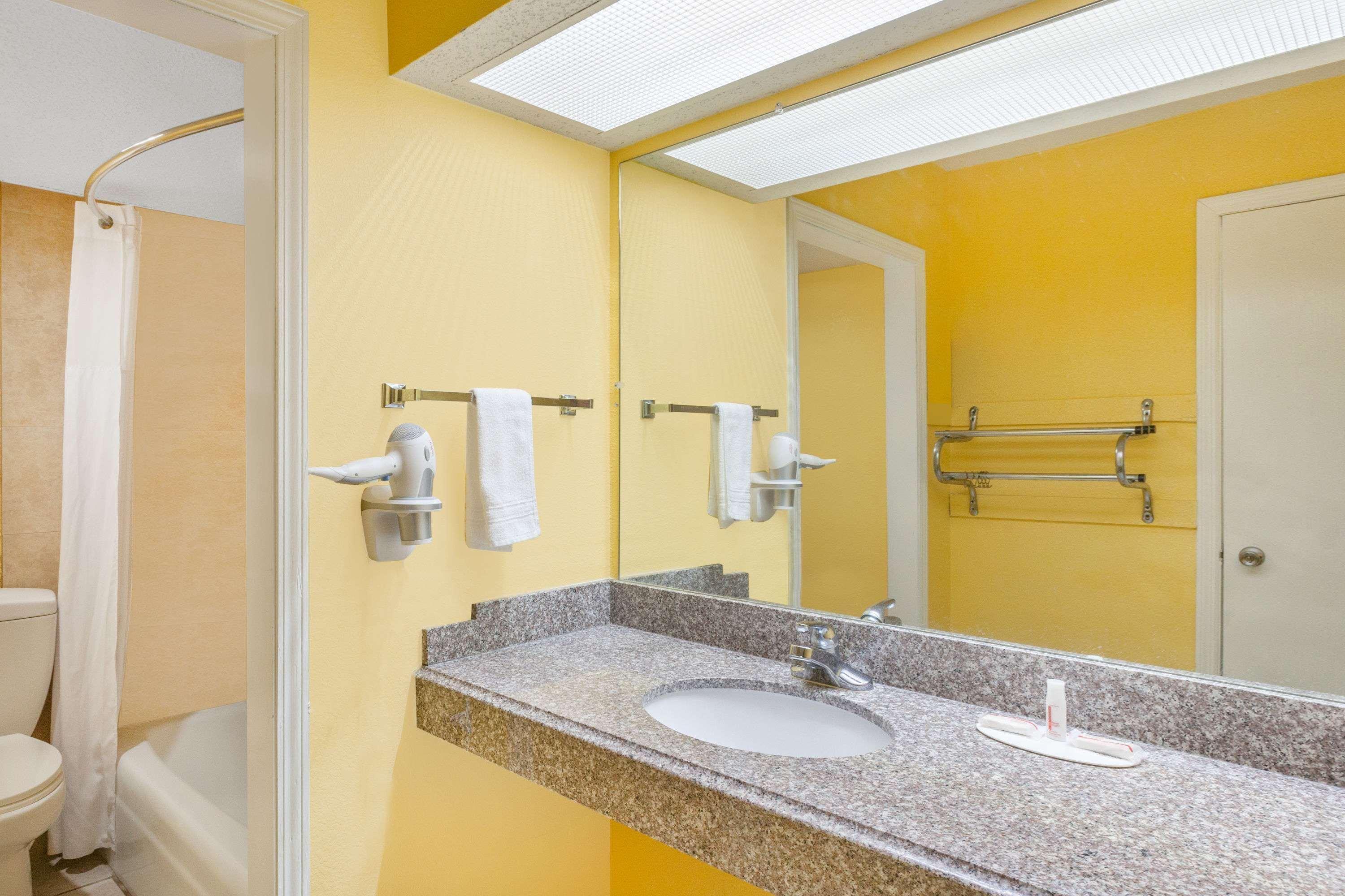 Days Inn Jacksonville Dış mekan fotoğraf